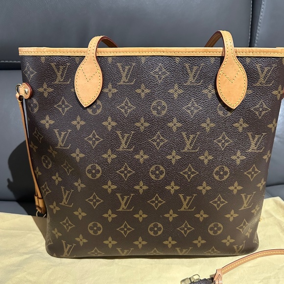 Louis Vuitton Neverfull MM - Picture 5 of 16